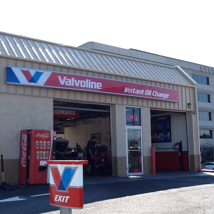 Valvoline instant oil change near deals me